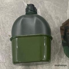 Bình đựng nước 1L cao cấp cho hoạt động ngoài trời - Kèm ca nhôm & bao vải bền bỉ, thiết kế tiện lợi cho dân phượt