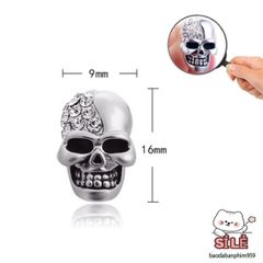Khuyên tai đầu lâu Gothic thời trang với đá pha lê - Trang sức độc đáo cho tín đồ yêu thích phong cách cá tính.