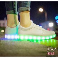 Giày thể thao cổ cao LED phát sáng 7 màu - Sneaker phong cách trẻ trung cho cả nam nữ, thời trang độc đáo, sạc USB tiện lợi