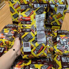 Kẹo Socola Hershey’s Miniatures 1.58kg - Socola Kisses Nguyên Chất, 4 Hương Vị Thơm Ngon, Thích Hợp Cho Tiệc Tùng và Du Lịch