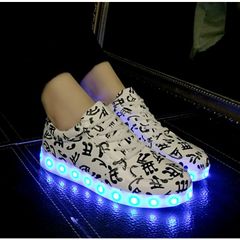 Giày Phát Sáng LED 7 Màu Họa Tiết Nốt Nhạc Gudetama - Giày Unisex Thời Trang Cho Nam Nữ, Nhẹ, Bền, Dễ Dàng Lau Chùi