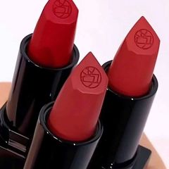Son Shu Uemura Unlimited Matte KM RD 171 Đỏ Trầm - Độ Bám Màu Tối Ưu, Dưỡng Ẩm Cho Đôi Môi Mềm Mượt, Phong Cách Sang Trọng