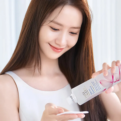 Nước Thần Hoa Anh Đào Estée Lauder Micro Essence 200ml - Lotion Chăm Sóc Da Activating Từ Chiết Xuất Hoa Anh Đào Chính Hãng