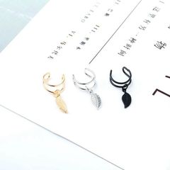 Khuyên Kẹp Tai Thiết Kế Hình Chiếc Lá - Phụ Kiện Thời Trang Cá Tính Cho Nữ - Chất Liệu Hợp Kim Cao Cấp