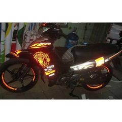 Tem Dán Vành Phản Quang Xe Máy Decal Trang Trí - Bộ 8 Chỉ Đủ Cho 1 Vành, Nhiều Màu Sắc Bắt Mắt, Phụ Kiện Xe Đẹp Mắt