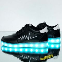 Giày Phát Sáng Đèn Led Màu Đen Thêu Nhịp Tim - 7 Màu Sáng, 8 Chế Độ Độc Đáo Cho Nam Nữ, Giày Thời Trang Siêu Ấn Tượng