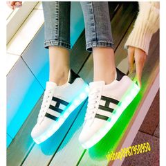 Giày Phát Sáng Chữ HI Đèn LED 7 Màu 11 Chế Độ - Giày Thể Thao Đẹp Cho Nam Nữ, Thích Hợp Cho Tiệc Tùng và Sự Kiện