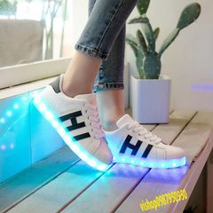 Giày Phát Sáng Chữ HI Đèn LED 7 Màu 11 Chế Độ - Giày Thể Thao Đẹp Cho Nam Nữ, Thích Hợp Cho Tiệc Tùng và Sự Kiện