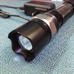 Đèn Pin Siêu Sáng Cao Cấp USA T102 - Có Zoom, Sạc Rời, 3000 Lumen, Nhiều Chế Độ Sáng, Đèn Nhôm Chống Va Đập, Dụng Cụ Tiện Ích Cho Mọi Gia Đình