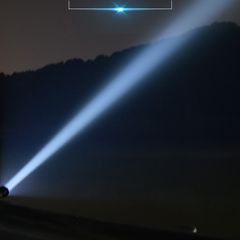 Đèn Pin Tự Vệ Pin Sạc Đa Năng - Đèn LED Chiếu Sáng Cao Cấp, Thiết Bị Bảo Vệ An Toàn Khi Cần Thiết cho Những Tình Huống Khẩn Cấp