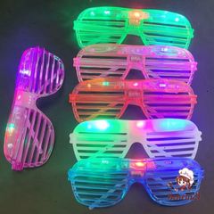 Kính Mát LED Phát Sáng 4 Màu Độc Đáo Cho Trẻ Em Và Người Lớn - Phụ Kiện Tiệc Tùng Đầy Màu Sắc, An Toàn Và Vui Vẻ
