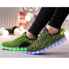 Giày Đèn Led Phát Sáng 7 Màu Họa Tiết Vàng Chấm Đen - 8 Chế Độ Đổi Màu Thời Trang Nam Nữ cho Tiệc, Lễ Hội