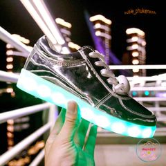 Giày LED Phát Sáng Nam Nữ - 8 Chế Độ Đèn Đổi Màu, Giày Thể Thao Thời Trang Hàn Quốc Dành Cho Cặp Đôi Xuân Hè 2023