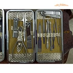 Bộ Dụng Cụ Cắt Móng Tay 12 Món Cao Cấp Bằng Vàng và Thép Không Gỉ - Hộp Đựng Sang Trọng, Tiện Dụng Cho Salon và Du Lịch