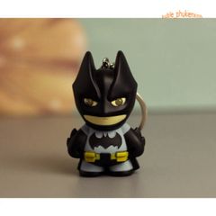 Móc Khóa LED Siêu Anh Hùng Phát Sáng 3 Trong 1 - Âm Thanh Vui Nhộn, Đèn Pin Tiện Dụng Cho Fan Marvel