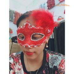Mặt Nạ Halloween Lông Vũ Đính Đá Màu Đỏ Rực Rỡ - Phụ Kiện Dự Tiệc, Cosplay Đặc Biệt, Đạo Cụ Xinh Xắn