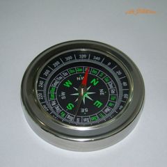 La bàn mini phong thủy đa năng - Chỉ phương hướng, lý tưởng cho phượt thủ và du lịch, chất liệu kim loại bền đẹp, đường kính 75mm.