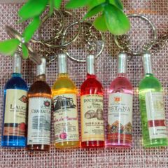 Móc Khóa Hình Chai Rượu Nhiều Màu - Phụ Kiện Dễ Thương, Tiện Dụng Cho Quà Tặng Doanh Nghiệp và Sự Kiện