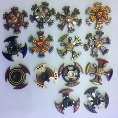 Con Quay Spinner Kim Loại 8 Cánh 2 Tầng - 6 Viên Bi Đỏ, Quay êm, Giải Tỏa Stress - Đồ Chơi Trẻ Em Chất Lượng Cao