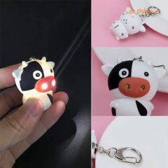 Móc Khóa Đèn LED Phát Sáng Hình Bò Sữa Ngộ Nghĩnh - Móc Khóa Âm Thanh Dễ Thương Cho Fan Bò Sữa