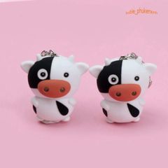 Móc Khóa Đèn LED Phát Sáng Hình Bò Sữa Ngộ Nghĩnh - Móc Khóa Âm Thanh Dễ Thương Cho Fan Bò Sữa