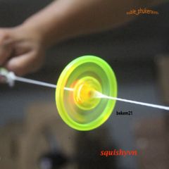 Con Quay Hồi Chuyển LED 7cm Kèm Dây Truyền Động - Đồ Chơi Giúp Rèn Luyện Tư Duy Trẻ Em Tuổi 7-12