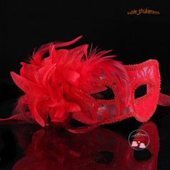 Mặt Nạ Dazzling Đính Kim Cương Giả và Lông Vũ - Phụ Kiện Sang Trọng Cho Tiệc Cưới và Biểu Diễn Nghệ Thuật