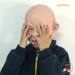 Mặt nạ EM BÉ KHÓC - Đạo cụ hóa trang Đức TikTok cho Halloween và cosplay, chất liệu latex an toàn, phong cách độc đáo, vui nhộn.