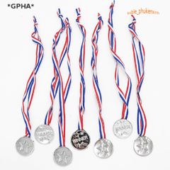Huy Chương Giải Thưởng Vàng Bạc Đồng - Biểu Tượng Thành Tích Xuất Sắc, Giá Trị Động Viên Cho Trẻ Em và Người Lớn