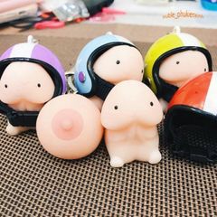 Móc Khóa Hình Bé Ciu Đội Nón Bảo Hiểm Dễ Thương - Phụ Kiện Thời Trang Độc Đáo Cho Túi Xách, Chìa Khóa, Quà Tặng Ngọt Ngào