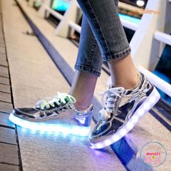 Giày Thể Thao Đèn LED Phát Sáng 3 Vạch - 8 Chế Độ Nhấp Nháy Màu, Dây Giày Thời Trang Cho Nam Nữ, Sự Lựa Chọn Xu Hướng Mùa Hè