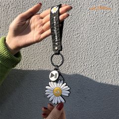 Móc Khóa Hoa Cúc Hình Giày Đáng Yêu - Phụ Kiện Thời Trang Chất Lượng Cao, Dễ Dàng Mang Theo, Thiết Kế Sang Trọng