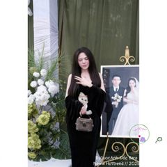 Bộ váy nhung thêu mèo dễ thương kèm áo choàng xinh xắn - Thời trang nữ dễ mặc, phong cách trẻ trung và dễ thương.