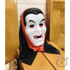 Áo Choàng Ma Cà Rồng Đỏ Đen với Mặt Nạ Halloween - Bộ Cosplay Độc Đáo cho Fan Kpop và Anime