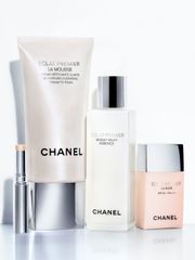 Kem Che Khuyết Điểm CHANEL Éclat Premier Le Correcteur #B10 - Che Phủ Tối Ưu, Hiệu Ứng Sáng Da, Chất Kem Mịn Màng, Chính Hãng