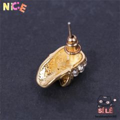 Khuyên Tai Đầu Lâu Phong Cách Gothic Với Đá Pha Lê - Trang Sức Cá Tính Độc Đáo Cho Người Yêu Thích Thời Trang Vintage