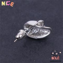Khuyên Tai Đầu Lâu Phong Cách Gothic Với Đá Pha Lê - Trang Sức Cá Tính Độc Đáo Cho Người Yêu Thích Thời Trang Vintage