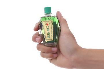Dầu Gió Xanh Singapore Con Ó Eagle Brand 24ml - Giảm Đau, Thoải Mái, Chăm Sóc Sức Khỏe Tự Nhiên, Tiện Lợi Mang Theo
