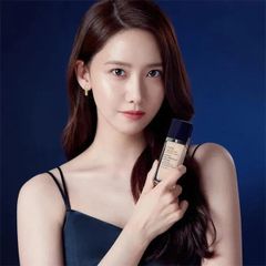 Kem Nền Estée Lauder Futurist Aqua Brilliance 30ml Màu 1W0 - Makeup Cấp Ẩm, Chống Nắng SPF 20/PA+++ Chính Hãng