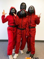 Mặt Nạ Lính Gác Squid Game - Phụ Kiện Halloween Hoàn Hảo Cho Team Building và Cosplay Trò Chơi Con Mực