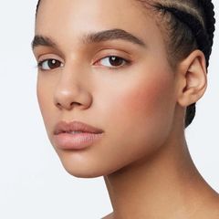 Phấn Má Gucci Blush De Beaté Bright Coral 04 - Phấn Trang Điểm Cao Cấp Màu Hồng Đào 5.5g Chính Hãng, Dưỡng Ẩm Cho Da Rạng Rỡ