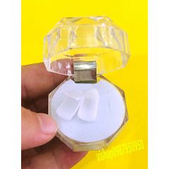 Hộp đựng nhẫn acrylic trong suốt - Trưng bày trang sức, lưu trữ và quà tặng tiện ích - Thiết kế đơn giản và gọn gàng