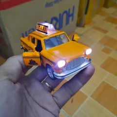 Mô Hình Xe Ô Tô Taxi Mini Tỉ Lệ 1:36 Bằng Sắt Mở Được Cửa Có Đèn Âm Thanh - Đồ Chơi Trẻ Em Chất Lượng Cao