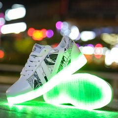 Giày Phát Sáng Màu Trắng Họa Tiết Đen - 7 Màu LED Thời Trang Unisex, Dây Giày Tặng Kèm - Phù Hợp Party, Sự Kiện, Nhảy Nhóm