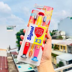 Set 3 Bàn Chải Đánh Răng Cho Bé Signal - Nhỏ Gọn, Lông Mềm, Thiết Kế Thân Thiện Với Trẻ Em, Giữ Vệ Sinh Gọn Gàng