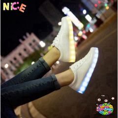 Giày Thể Thao Cổ Cao LED Phát Sáng 7 Màu - Giày Sneaker Cao Cấp Cho Nam Nữ Thể Thao Năng Động, Thoải Mái và Cá Tính