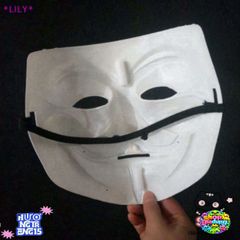 Mặt Nạ V Halloween - Phụ Kiện Hóa Trang Nguyên Bản Cho Tiệc Ma Quái Joker Masquerade - Độc Đáo và Thời Trang