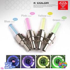 Đèn LED Văn Xe Xanh Đẹp Mắt - Thiết Bị Chiếu Sáng An Toàn Cho Xe Cầm Tay Trong Điều Kiện Ánh Sáng Thấp
