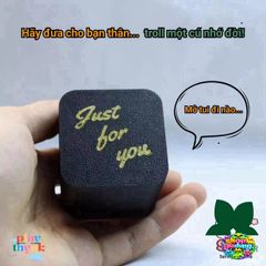 Nhẫn Ngón Giữa Gây Sốc - Hộp Trang Trí Hài Hước RingOoops cho Bàn Làm Việc - Quà Troll Độc Đáo và Vui Nhộn