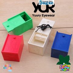 Hộp Bẫy Nhện Hài Hước - Đồ Chơi Troll Bất Ngờ Cho Bạn Bè - Quà Tặng Halloween, Cá Tháng Tư - Hộp Nhựa Đáng Yêu 7,5 x 5,2 x 5cm